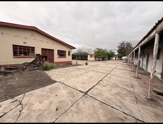 13,262M² INDUSTRIAL YARD FOR SALE IN AIRPORT INDUSTRIAL